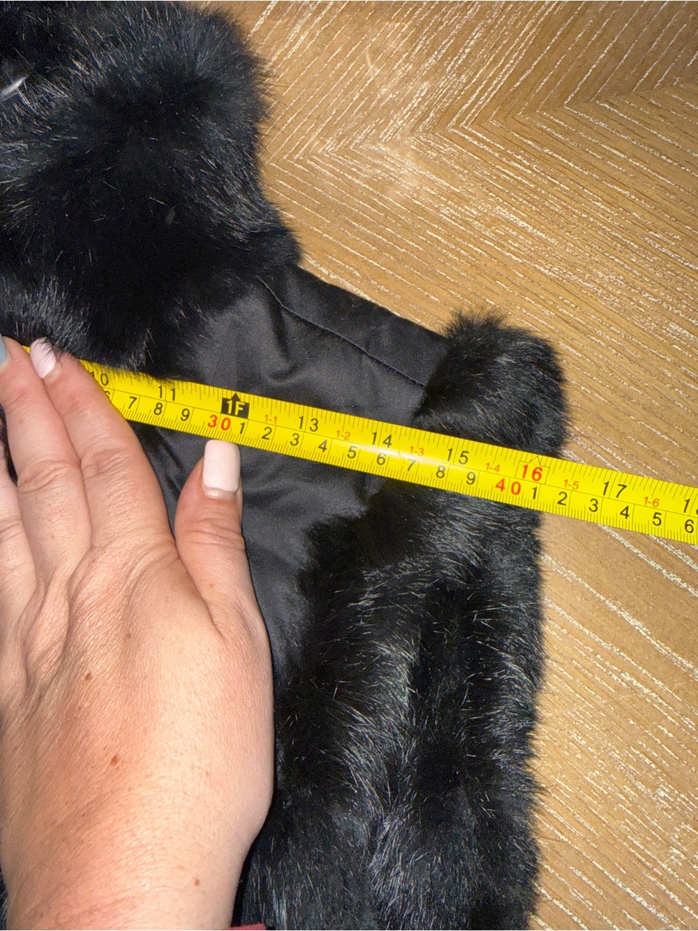 GUESS Real Rabbit Fur Vest Size Small/ See Measurements - Picture 9 of 10